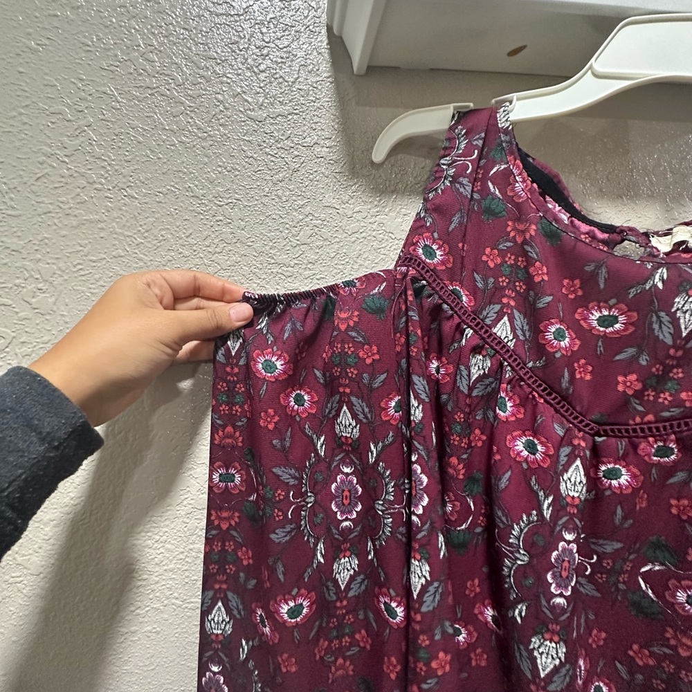 Burgundy size large rewind, long sleeve after the shoulder blouse - Picture 4 of 6